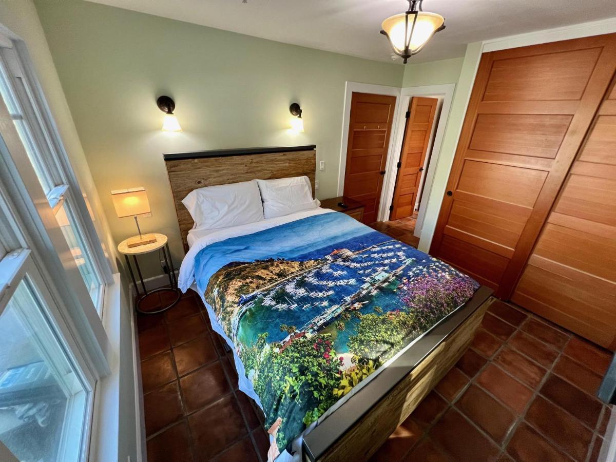 Catalina Three Bedroom Home With Hot Tub And Golf Cart Avalon Exterior foto