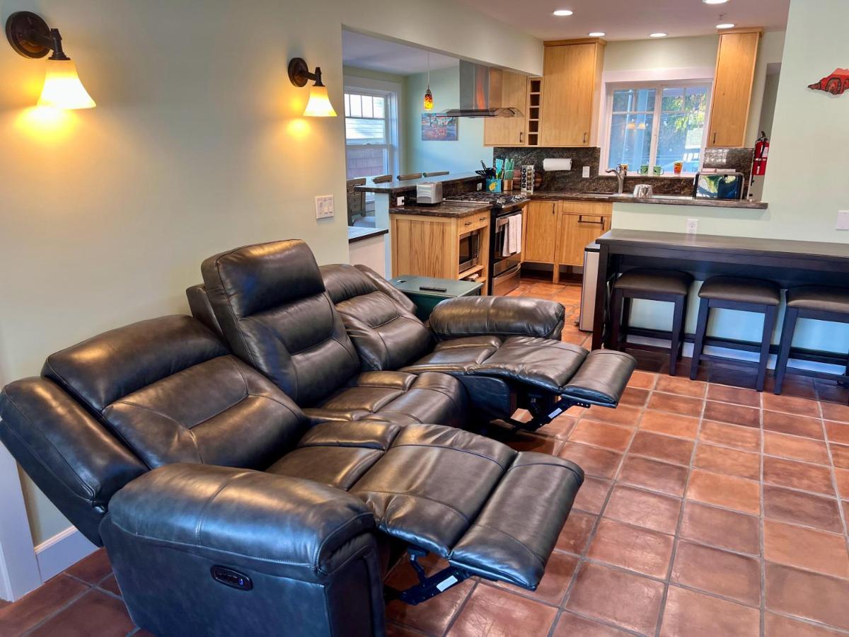 Catalina Three Bedroom Home With Hot Tub And Golf Cart Avalon Exterior foto